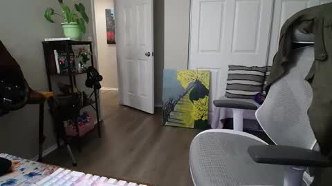 Snapshot of sheilyn_smith chatting on 10.28.25 sheilyn_smith online show from 10.28.25