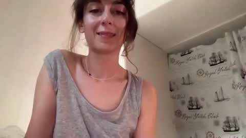 Snapshot of shekitty chatting on 07.16.26 shekitty online show from 07.16.26