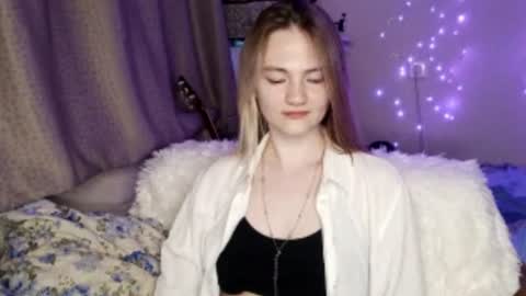 Snapshot of shelliegoza chatting on 07.21.26 Ashley online show from 07.21.26