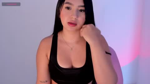 Snapshot of shelly_rohades chatting on 06.20.26 online show from 06.20.26