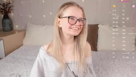 Snapshot of shellyboom chatting on 02.26.26 shellyboom online show from 02.26.26