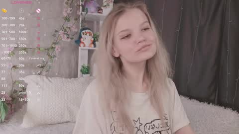 Snapshot of shellyboom chatting on 04.06.26 shellyboom online show from 04.06.26