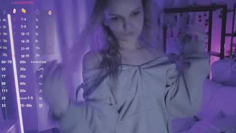 Snapshot of shellyboom chatting on 04.16.26 shellyboom online show from 04.16.26