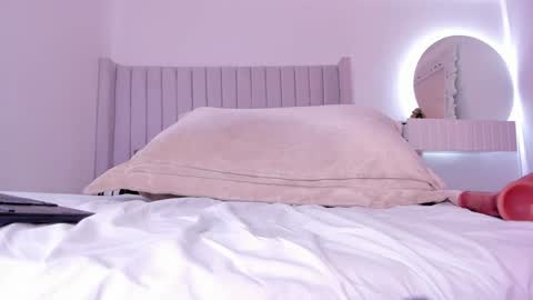 shelynna_azzul online show from 01.20.25