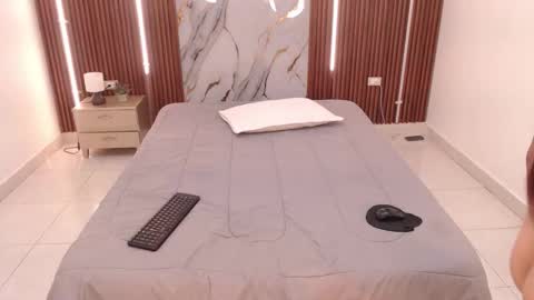 shena_nomy1 online show from 11.25.25