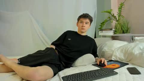 Snapshot of sherlockmax chatting on 03.04.26 Max online show from 03.04.26