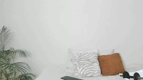 Sherlyn Adams online show from 12.25.24