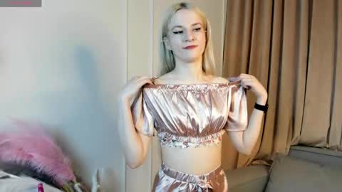 Snapshot of sherylllammey chatting on 05.01.26 Sara online show from 05.01.26