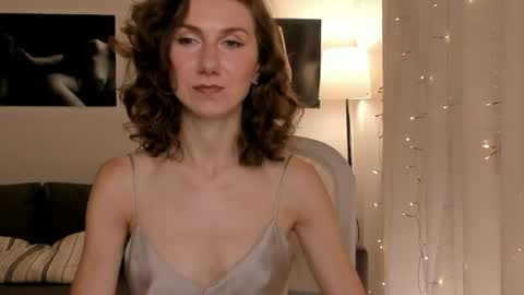 Snapshot of shesleepsnaked chatting on 06.18.26 shesleepsnaked online show from 06.18.26