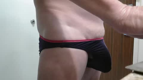 Snapshot of shimagajin chatting on 11.29.25 mike-stubbs online show from 11.29.25