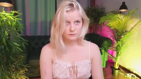 help me reach my first 25 thumbs up online show from 11.01.25