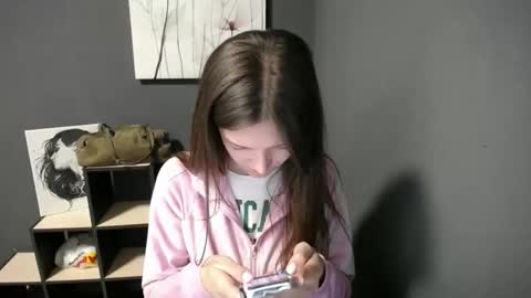 Snapshot of shining_pearl chatting on 04.28.26 Jesica online show from 04.28.26