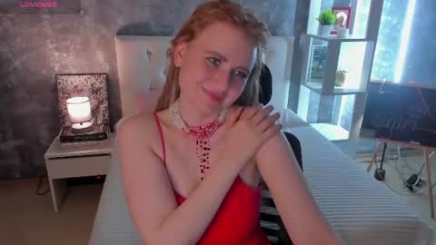 Snapshot of shiny_lisss chatting on 06.15.26 Lisa online show from 06.15.26
