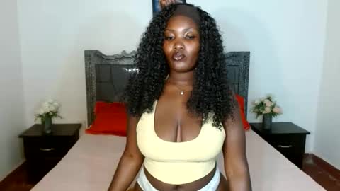 Snapshot of shiratie chatting on 06.08.26 Shirat online show from 06.08.26