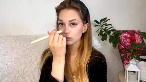 Snapshot of shirleepoma chatting on 04.21.26 Joli online show from 04.21.26