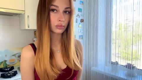 Snapshot of shirleepoma chatting on 04.28.26 Joli online show from 04.28.26