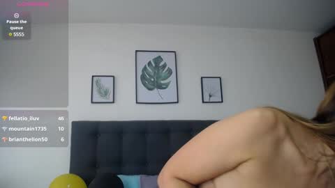 Snapshot of shirly_vannicelli chatting on 01.02.25 shirly online show from 01.02.25