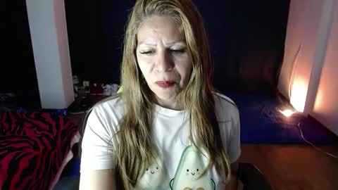 Snapshot of shirly_vannicelli chatting on 10.14.25 shirly online show from 10.14.25