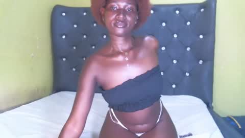 Snapshot of shiro254 chatting on 02.19.25 Shi-ro online show from 02.19.25