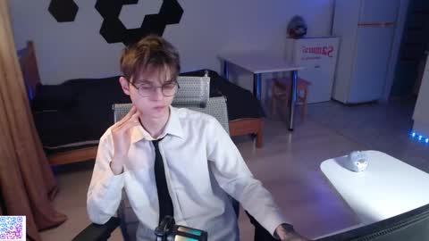 Snapshot of shiromy_ chatting on 11.23.25 shiromy_ online show from 11.23.25