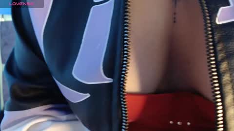 Shizuka online show from 11.25.25