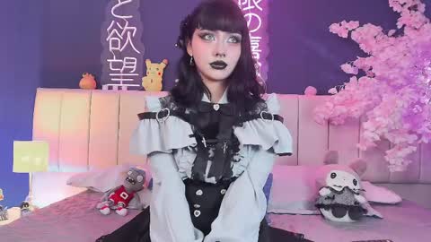 Snapshot of shizuko___ chatting on 04.27.26 Valentina online show from 04.27.26