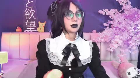 Snapshot of shizuko___ chatting on 04.28.26 Valentina online show from 04.28.26