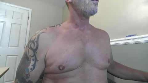 Snapshot of shooter0069 chatting on 01.30.25 Getting mine online show from 01.30.25