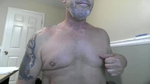 Snapshot of shooter0069 chatting on 03.09.25 Getting mine online show from 03.09.25