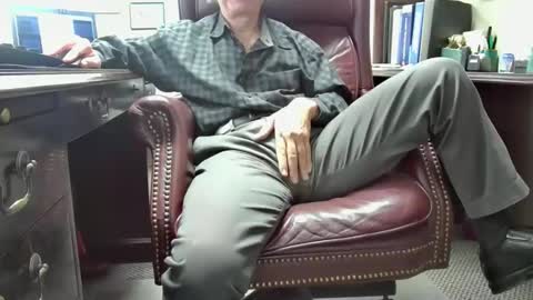 nikolas send dm for an appointment online show from 11.14.25