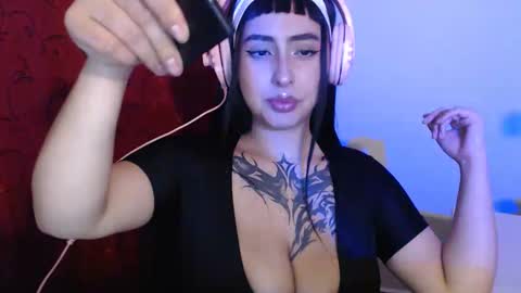 Shopie Hank  online show from 12.15.25