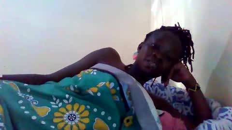 Snapshot of shortnswee254 chatting on 05.26.26 shortnswee254 online show from 05.26.26