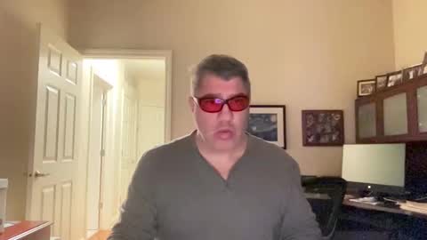 Chicago Guy online show from 02.05.25