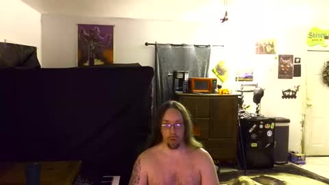 Snapshot of shredmancer chatting on 04.27.26 shredmancer online show from 04.27.26