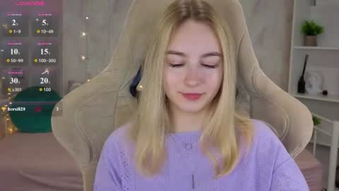 Snapshot of shy__polly chatting on 07.19.26 Polly online show from 07.19.26