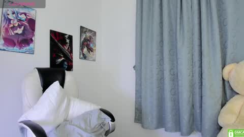 Nahomy online show from 02.06.25