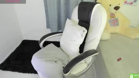 Nahomy online show from 02.19.25