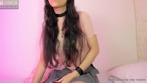 Snapshot of shy_angel_30 chatting on 09.22.25 Angel online show from 09.22.25