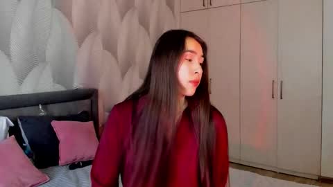 Mika online show from 12.15.25