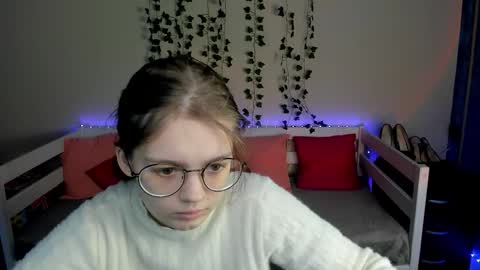 shy_elina01 online show from 10.21.25