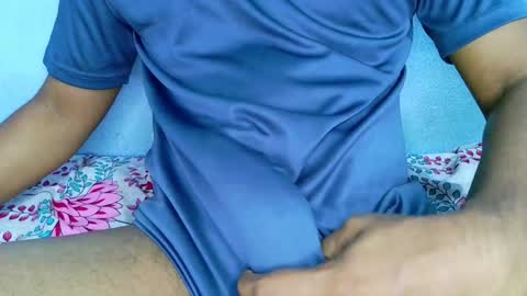 shyeyes online show from 12.11.24