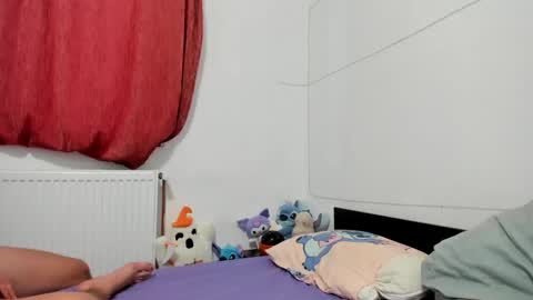 shy_in_bed online show from 10.27.25