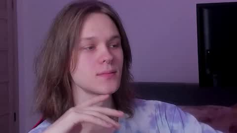 Snapshot of shy_nny chatting on 09.17.25 Mark online show from 09.17.25