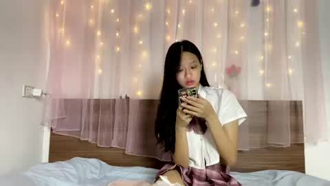 Snapshot of shy_pink_doll chatting on 06.18.26 shy_pink_doll online show from 06.18.26