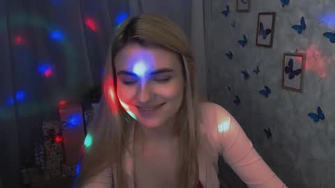 Snapshot of shy_sabrina_ chatting on 01.14.25 shy_sabrina_ online show from 01.14.25