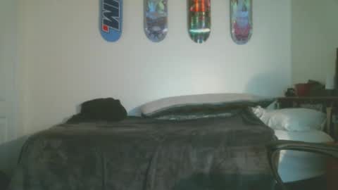 shyboyhugecum2020 online show from 12.20.25