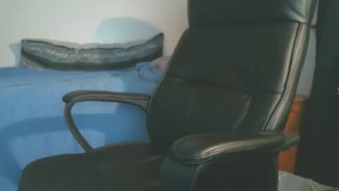 shyboyhugecum2020 online show from 04.07.26