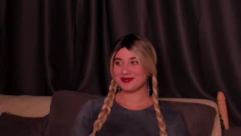 Snapshot of shybunny01 chatting on 10.14.25 Mary online show from 10.14.25