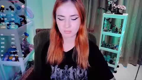 Snapshot of shyfoxxxy chatting on 05.01.26 Effie online show from 05.01.26