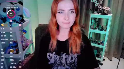Snapshot of shyfoxxxy chatting on 05.02.26 Effie online show from 05.02.26